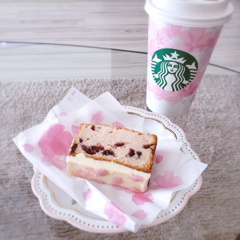 スターバックスコーヒー　さくらとベリーのパウンドケーキ