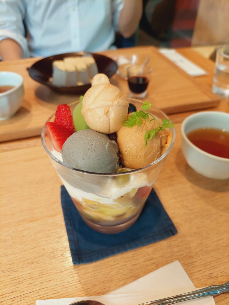 鈴懸本店　すずのパフェ