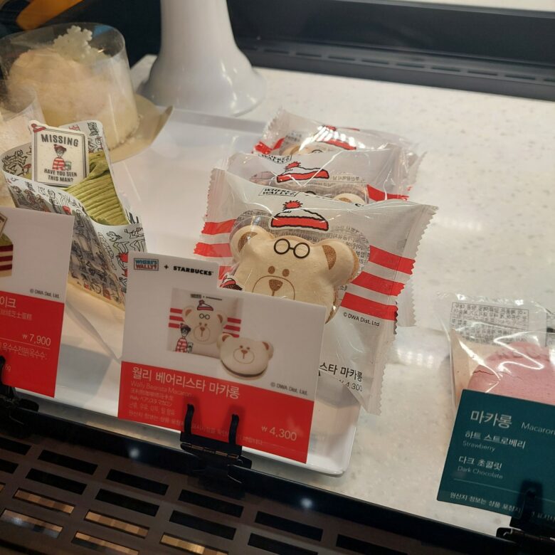 釜山スタバ　ウォーリーコラボ