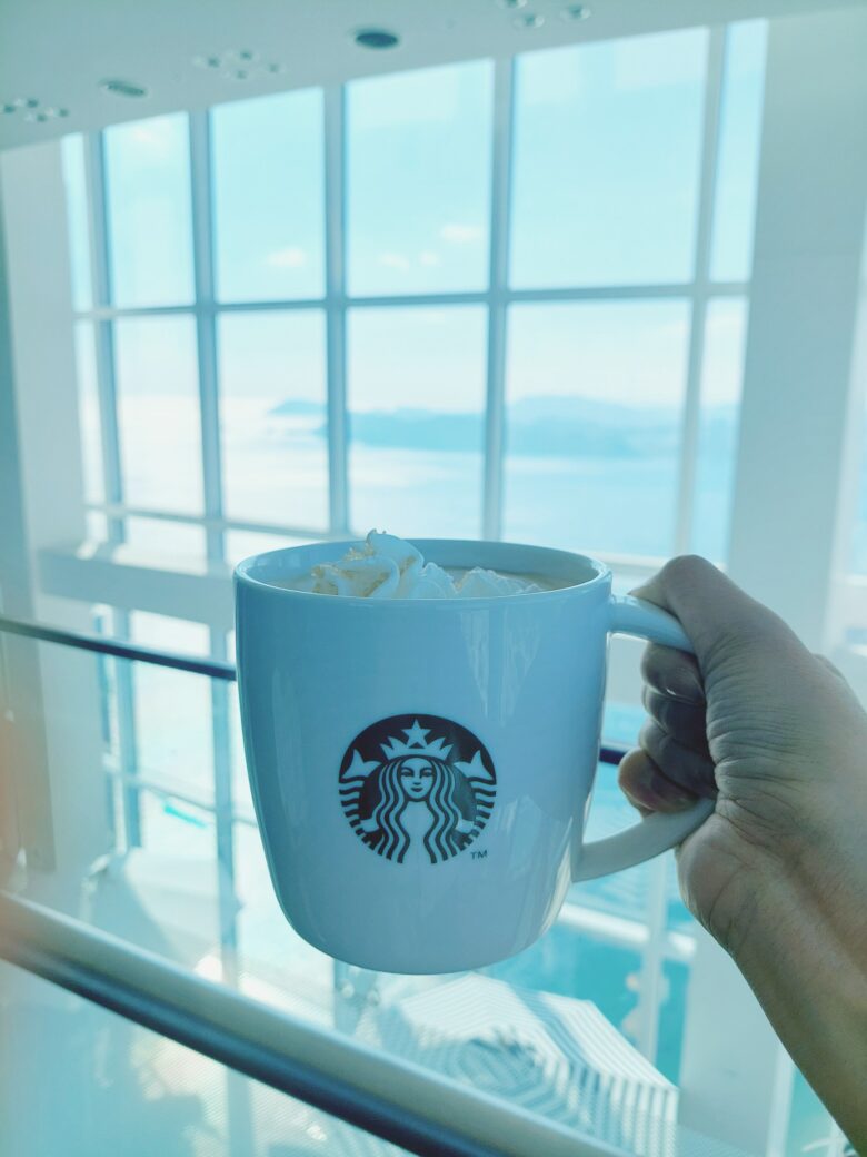 釜山エックスザスカイ　スタバ